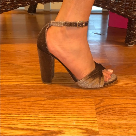 (SOLD) Steve Madden Block Heels - Picture 2 of 10